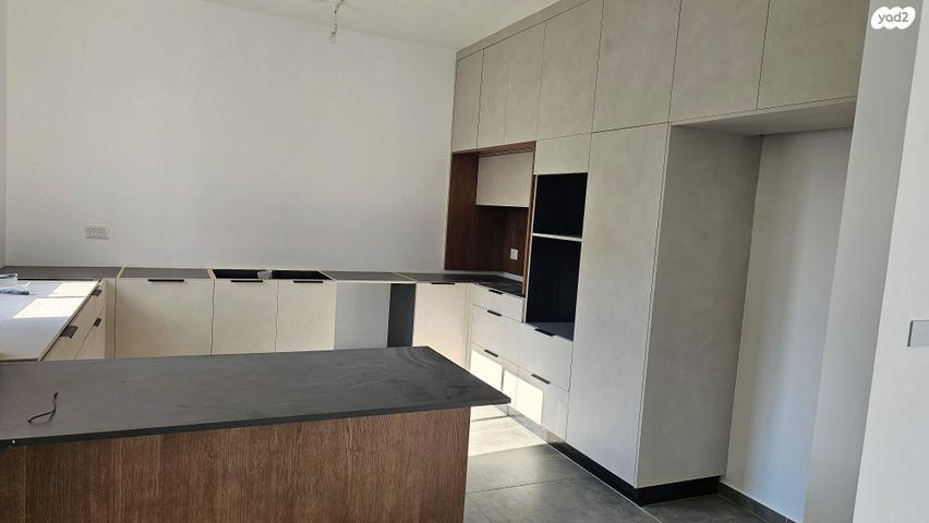 גג/ פנטהאוז, קרית מלאכי