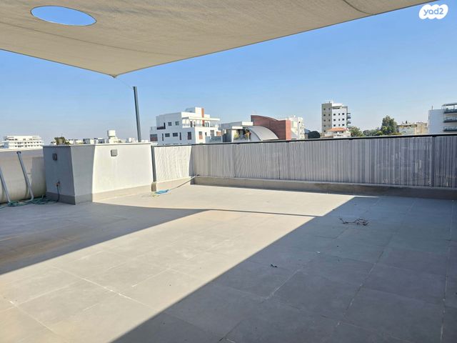 גג/ פנטהאוז, הדר 19, הרצליה הירוקה, נווה עובד, הרצליה