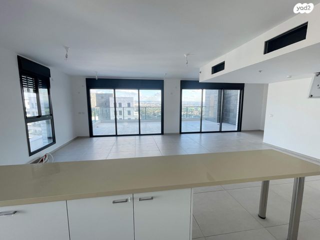 גג/ פנטהאוז, הוד השרון