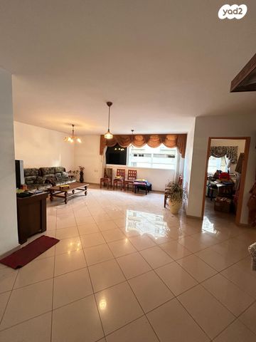 שכונת בן גוריון, מרכז העיר ג'