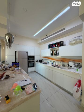 דירה, ראובן ברקת, קרית אילון, חולון