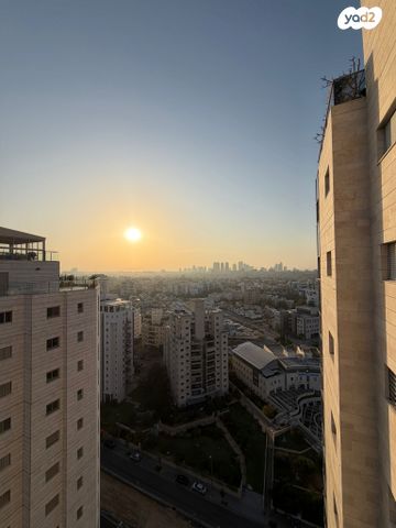 דירה, ראובן ברקת, קרית אילון, חולון