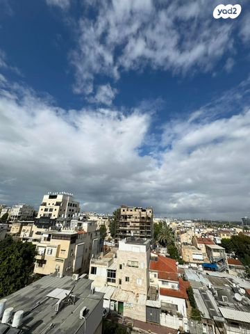 דירה, שדרות איינשטיין, יסודות, בני ברק