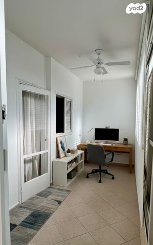 דירה, ויצמן 87, קרית ספיר, כפר סבא