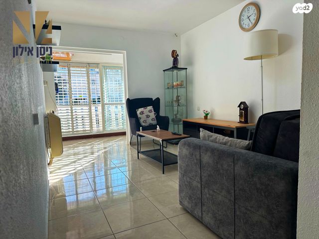 אסתר המלכה 3