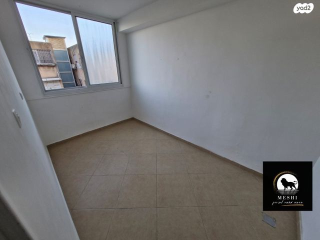 דירה, ציון בהלול, שיכון עובדים, טבריה