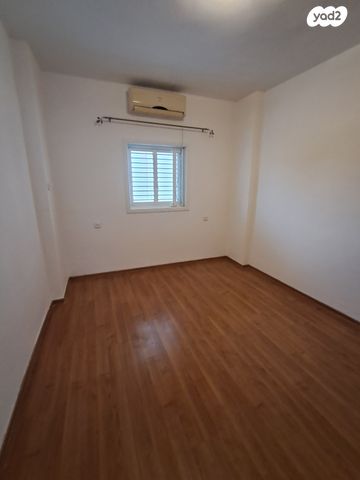 דירה, יהושע חנקין, רסקו א', חולון