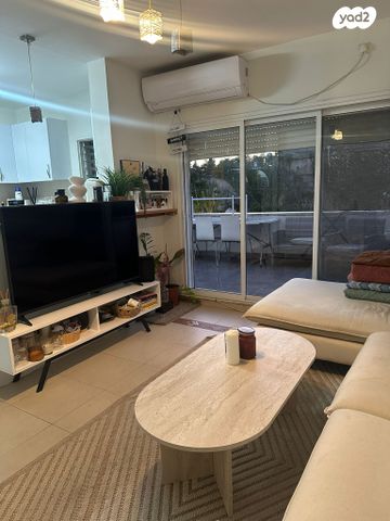 דירת גן, גרנדוס, קרית בורוכוב, רמת גן