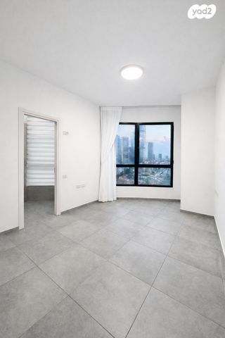 דירה, דרך מנחם בגין 158, מונטיפיורי, הרכבת, תל אביב יפו