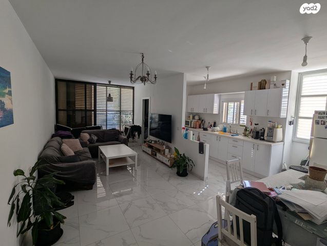 מרום נווה, רמת יצחק