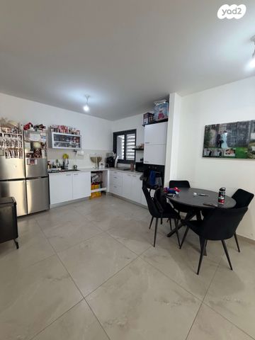 הרב מרדכי אליהו 