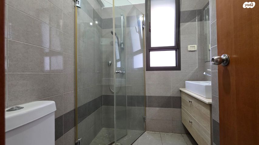 דירת גן, גורדון, מרכז דרום, רעננה