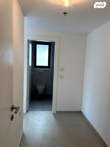 דירה, יונה וולך, גרין פארק החדשה, הוד השרון