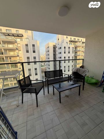 דירה, הרב מרדכי אליהו, כרמי הנדיב, אחוזת רוטנר, קרית מלאכי