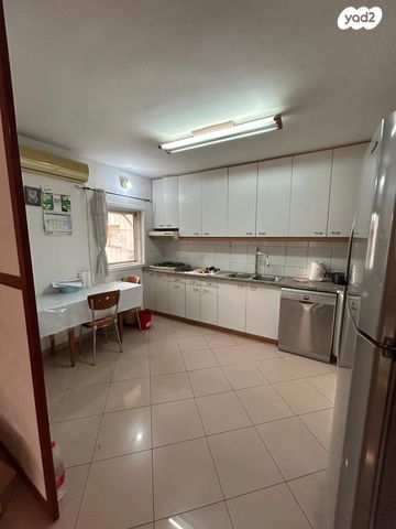 דירה, שכונת בן גוריון, מרכז העיר ג', רמת גן