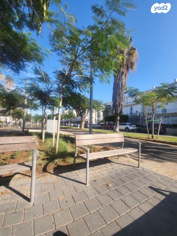 יחידת דיור, שדרות העצמאות 46, לב העיר, בת ים