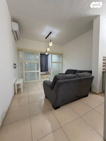 קרן היסוד 16