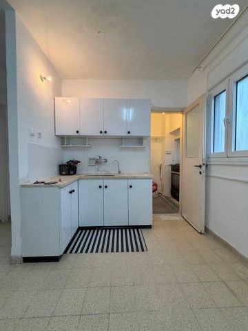 שדרות דגניה 25