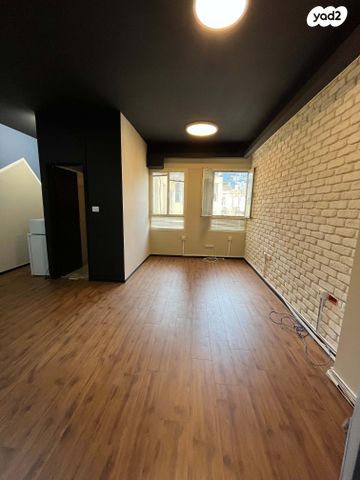 דירה, דרך העצמאות, שער פלמר, תחנת רכבת השמונה, חיפה