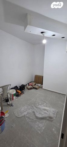 דירה, שיר השירים, גן יבנה מערב, גן יבנה