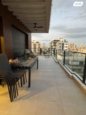 גג/ פנטהאוז, אבנר, אזור הבילויים, רמת גן