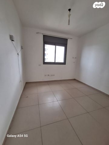 דירה, יצחק שדה, בת ים