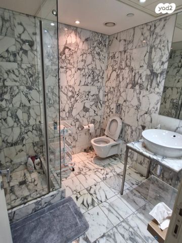 דירה, ניסים אלוני, צמרות איילון, פארק צמרת, תל אביב יפו