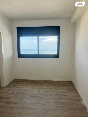 דירה, הרב הרצוג 6, צפון מערב מרכז העיר, נתניה