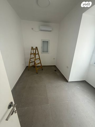 דירה, פועלי הרכבת, גבעתיים