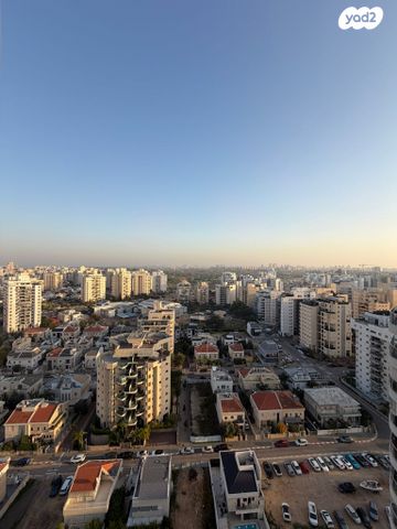 דירה, ראובן ברקת, קרית אילון, חולון