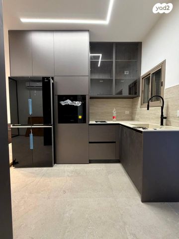 ג'ורג' לנדאור 10