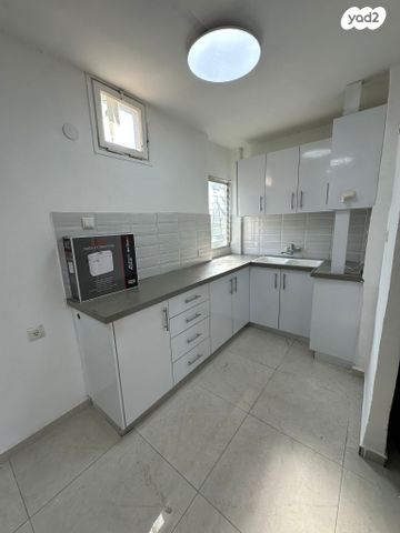 אסף שמחוני 14