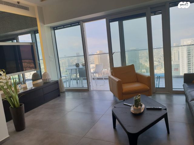 דרך מנחם בגין 144