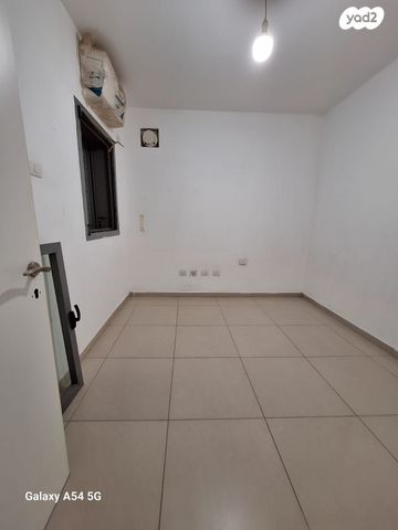 דירה, יצחק שדה, בת ים