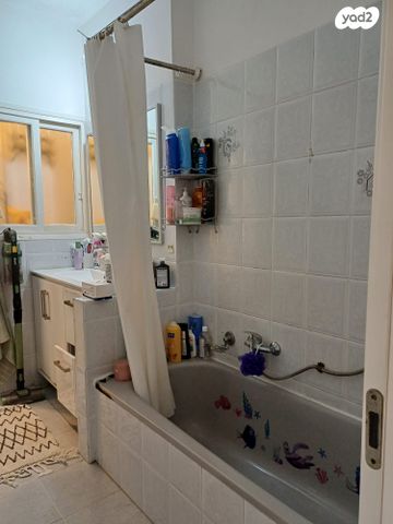 דירה, הרצליה