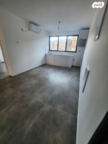 שער פלמר, תחנת רכבת השמונה