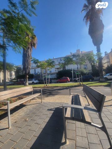 יחידת דיור, שדרות העצמאות 46, לב העיר, בת ים