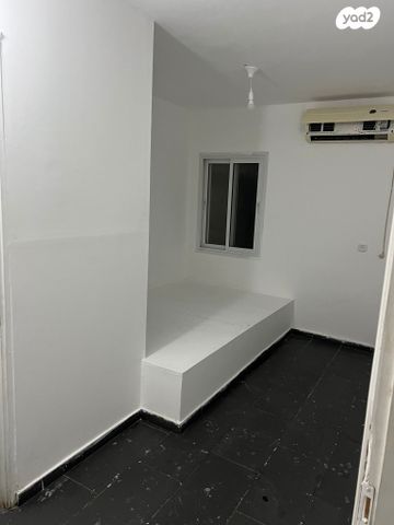 דירה, רש"י, שכונה ד', באר שבע