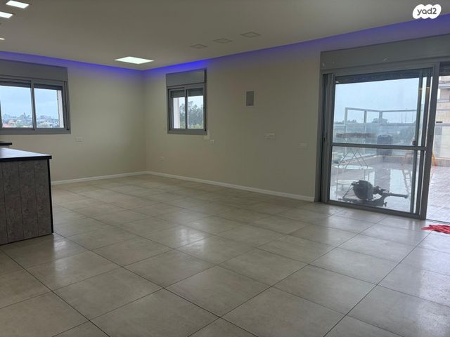 גג/ פנטהאוז, יוסי בנאי, קרית האמנים, מצליח, רמלה