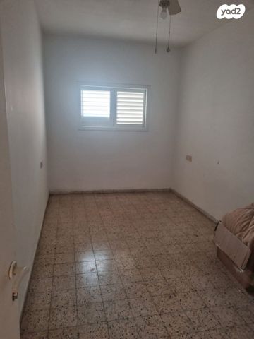 דירה, טרומפלדור, אברמוביץ', ראשון לציון