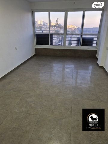 דירה, ציון בהלול, שיכון עובדים, טבריה