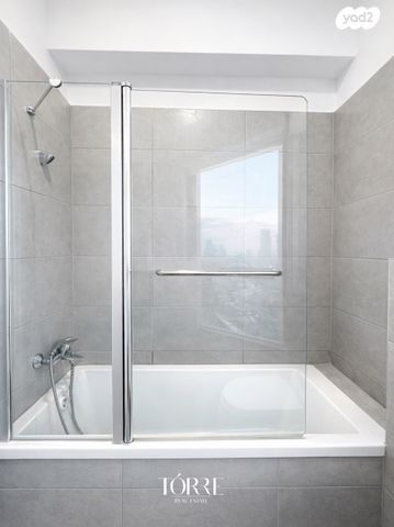 דירה, דרך מנחם בגין 158, מונטיפיורי, הרכבת, תל אביב יפו