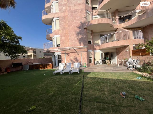 דירת גן, אבני חן, אילת