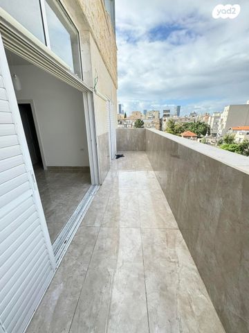 דירה, שדרות איינשטיין, יסודות, בני ברק