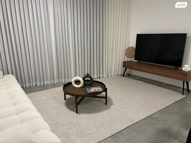 דירה, אלון, רמת השרון