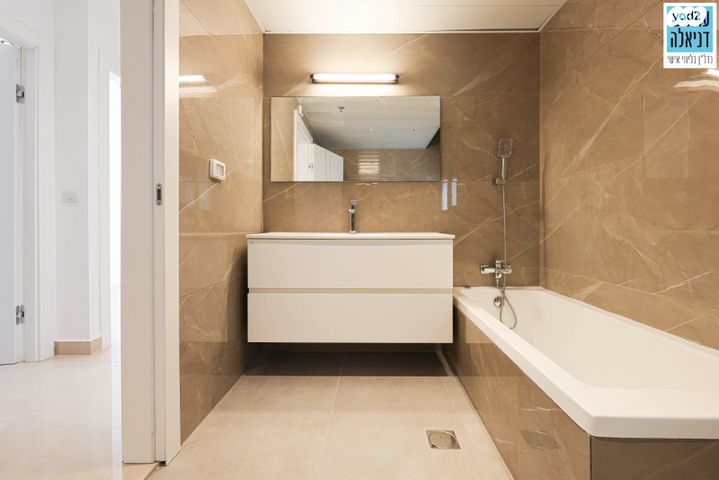 גג/ פנטהאוז, הדר 19, הרצליה הירוקה, נווה עובד, הרצליה