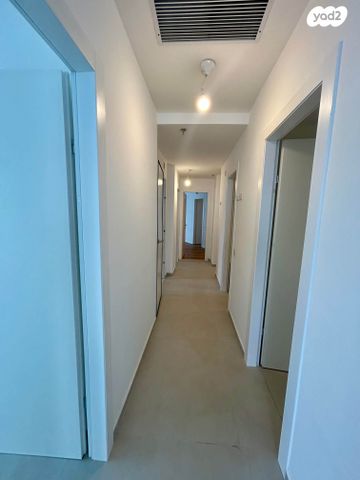 דירה, גרציאני יצחק, גני שרונה, קרית הממשלה, תל אביב יפו