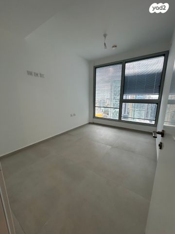 דירה, גרציאני יצחק, גני שרונה, קרית הממשלה, תל אביב יפו