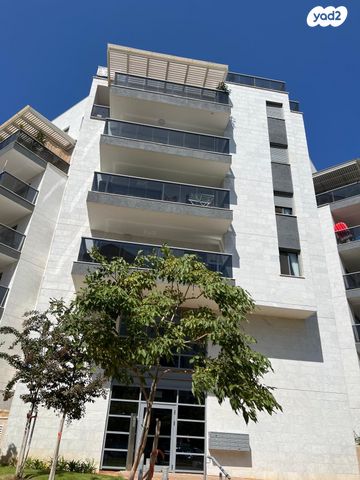 גג/ פנטהאוז, חנה רובינא, הרצליה