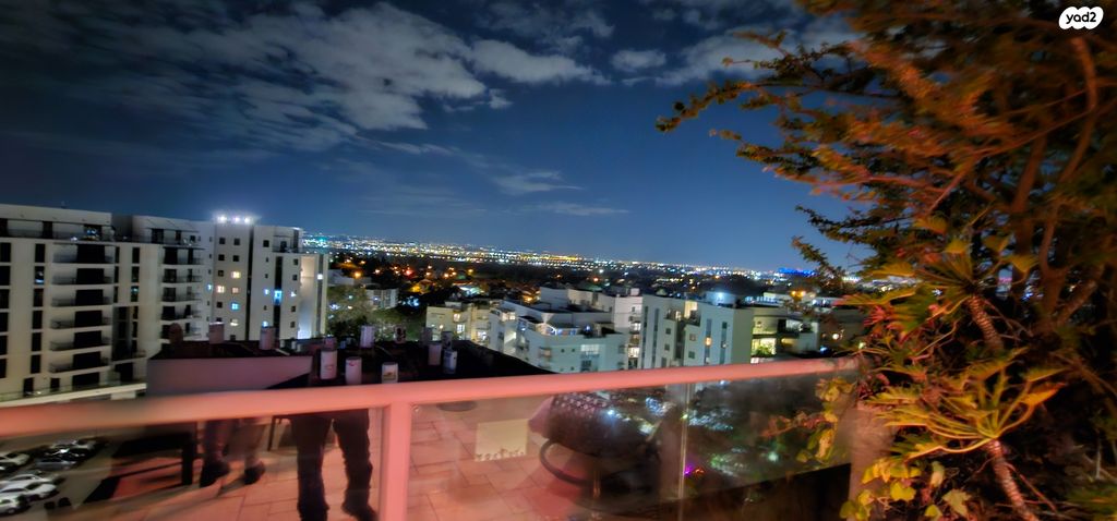 גג/ פנטהאוז, מגדיאל, הוד השרון